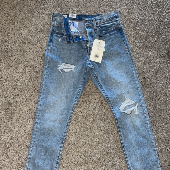 BRAND NEW!!! Tags 🏷 still attached Levi’s 501 skinny distressed jeans - Picture 5 of 5
